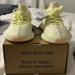 SOLDDD!!YEEZY BOST 350 V2 BUTTER